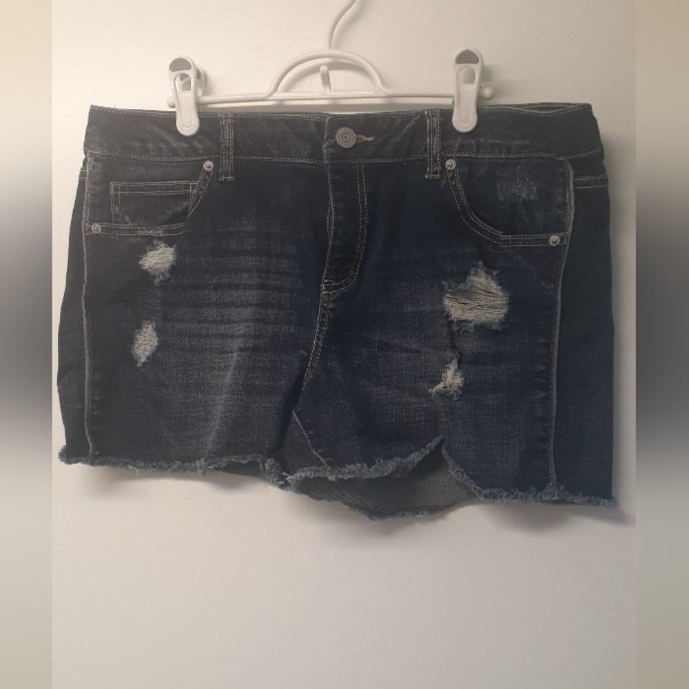 Maurices dark blue denim shorts - size 13/14
